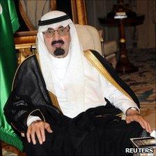 Saudi Arabia's King Abdullah at Riyadh airport before flying to the US, 22 November 2010