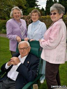 Sir Nicholas Winton with Lady Milena Grenfell-Baines (R) and two other survivors (courtesy 2media.cz)