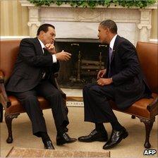 File picture dated 1 September 2010 shows US President Barack Obama (R) speaking with Egyptian President Hosni Mubarak in the Oval Office in Washington