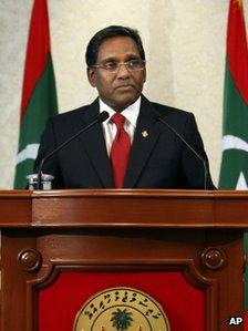 Mohammed Waheed Hassan talks after being sworn-in as the country's new president in Male, 7 February 2012