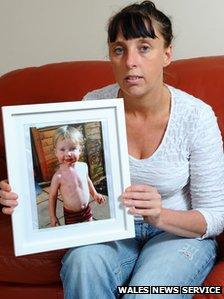 Tracey Ford a llun o Josh