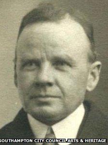 Charles Herbert Lightoller second officer on the Titanic