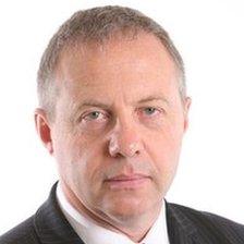 Ambulance station closure puts lives at risk, says John Mann MP - BBC News