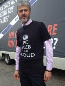 Police Federation member wearing a protest T-shirt