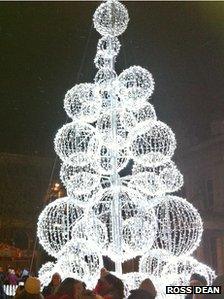 Ipswich's new look Christmas 'tree' sparks debate - BBC News