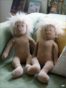 Две куклы, которые использовались в драматургии в дошкольном учреждении Egalia