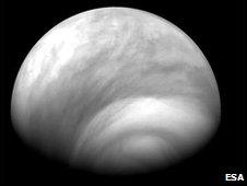 General view from below the south pole of weather on Venus (Esa)