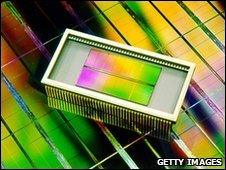Samsung DRAM chip from 2001