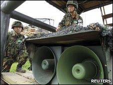 South Korea soldiers with speakers near the border with North Korea (25 May 2010)