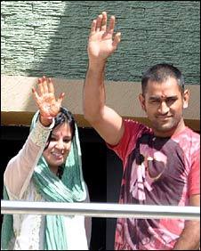MS Dhoni and his bride Sakshi in Ranchi