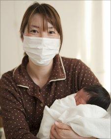 Kozue Sato and her daughter born on 26th March (Photo: Olav A. Saltbones/Norwegian Red Cross)