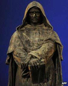 A statue of Giordano Bruno