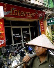 File photo of internet cafe in Hanoi