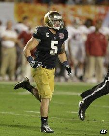 Manti Te'o has emotional reaction to Notre Dame return