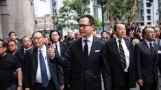 Luật sư tại Hong Kong tuần hành trong im lặng để phản đối dự luật dẫn độ