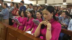 Khoảng 1000 giáo dân Việt Nam cầu nguyện tại nhà thờ St. DonBosco ở Bangkok hôm 20/11 nhân chuyến thăm Thái Lan của Giáo Hoàng Francis
