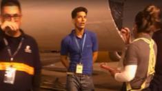 Imágenes de un video del joven cubano interceptado en el aeropuerto internacional de Miami