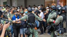 Đụng độ giữa người Hong Kong biểu tình phản đối luật an ninh quốc gia của Trung Quốc và cảnh sát ngày 24/5/2020