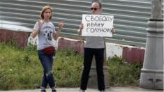 Một số người biểu tình trước tòa án Nga, đòi trả tự do cho ông Ivan Golunov