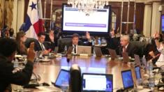 Juan Carlos Varela y el Consejo de Gabinete de Panamá