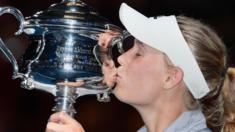 Caroline Wozniacki with the trophy