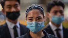 Restaurant workers wearing facemasks