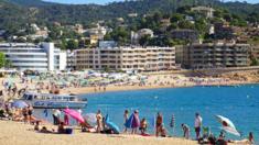 Holidaymakers on Spanish beach