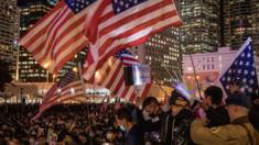 Hàng ngàn người Hong Kong tập trung ở trung tâm thành phố vào Lễ Tạ ơn 28/11/2019 để tỏ lòng biết ơn nước Mỹ