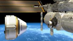 Ilustración de la nave del Boeing CST-100 junto a la Estación Espacial Internacional