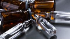 Qué son los “poppers”, la droga recreativa popular entre los gays que