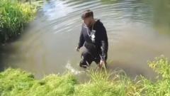 Watch: Drug dealer jumps into river to flee police