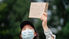 ITB tawarkan bayar kuliah pakai pinjol - Kenapa dikritik dan apa akibatnya?