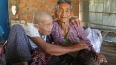자매인 분 센(왼쪽) 할머니와 분 체아(오른쪽) 할머니는 47년 만에 재회했다