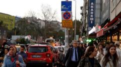 İstanbul'daki bir tsunami uyarı levhası