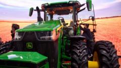 John Deere 8R, оснащенный автономным оборудованием, на выставке CES