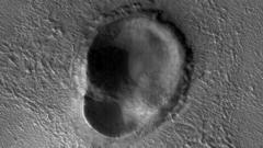 ear-shaped-crater-on-Mars.
