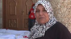 Палестинцы в секторе Газа ищут погибших родных в братских могилах