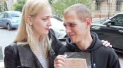 «Quería volver a ella»: el soldado ucraniano amputado y ciego que se mantuvo vivo gracias a la voz de su esposa