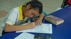 Singapurlu test çözen çocuk