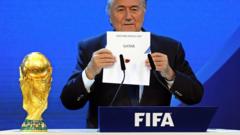 Joseph Blatter, então presidente da Fifa, anunciando o Catar como sede da Copa, ainda em 2010