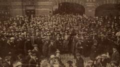 Huntley and Palmers biscuit factory strike centenary marked - BBC News