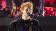 Ed Sheeran okuma festivalinde sahnede