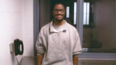 Brandon Bernard dentro da prisão nos EUA