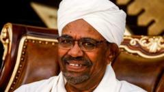 Omar al- Bashir yakuwe ku butegetsi n'igisirikare mu mwaka uheze inyuma y'imyiyerekano y'abanyagihugu yo kwiyamiriza intwaro yiwe