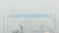 Smog envelopes Delhi