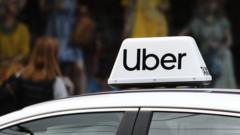 Логотип Uber на машине