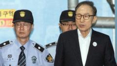 Ли Мен Бак Түштүк Кореяда коррупцияга айыпталып соттолгон төртүнчү экс-президент