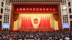 中国周四（2月25日）举行全国脱贫攻坚总结表彰大会