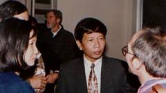 Nhà văn Nguyễn Huy Thiệp nói chuyện ở Đại học Berkeley tháng 10/1998