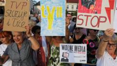 Yasa tasarısı günlerdir Polonya'da protesto ediliyor